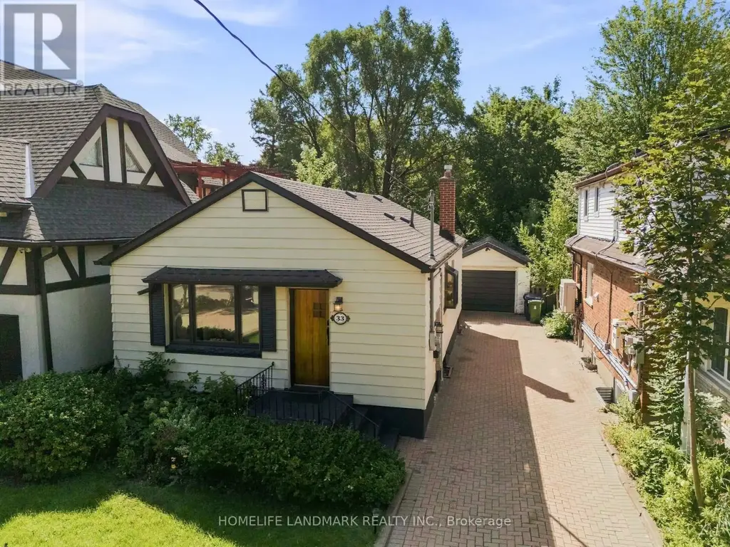 33 Ash Crescent, Toronto (Long Branch)
