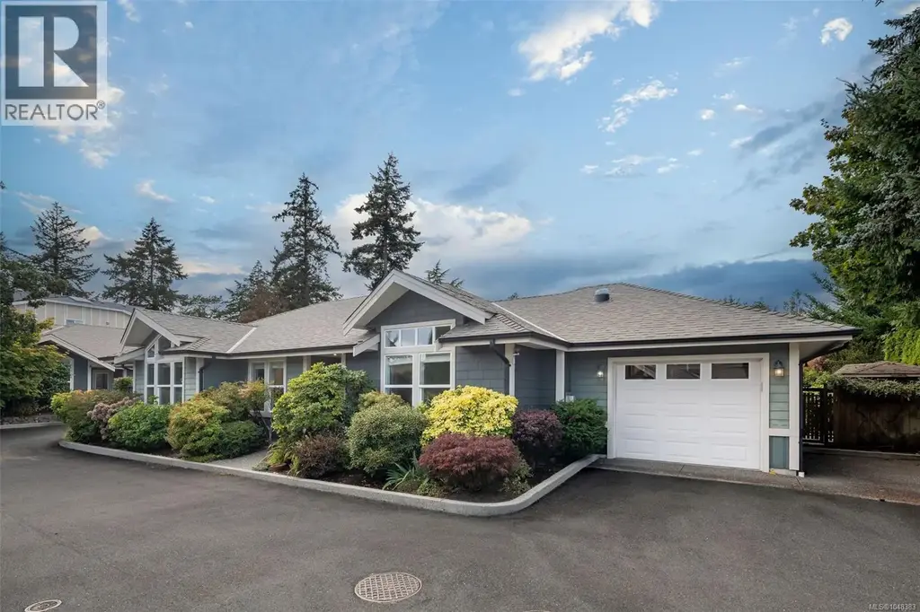 6 707 Greenlea Dr, Saanich