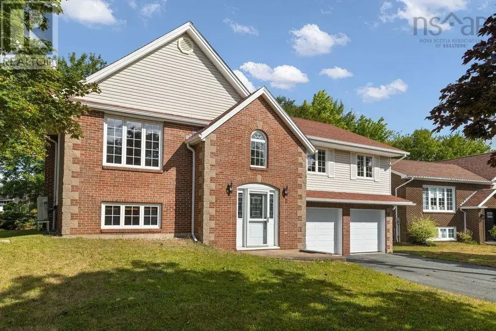 2 Huxley Close, Halifax
