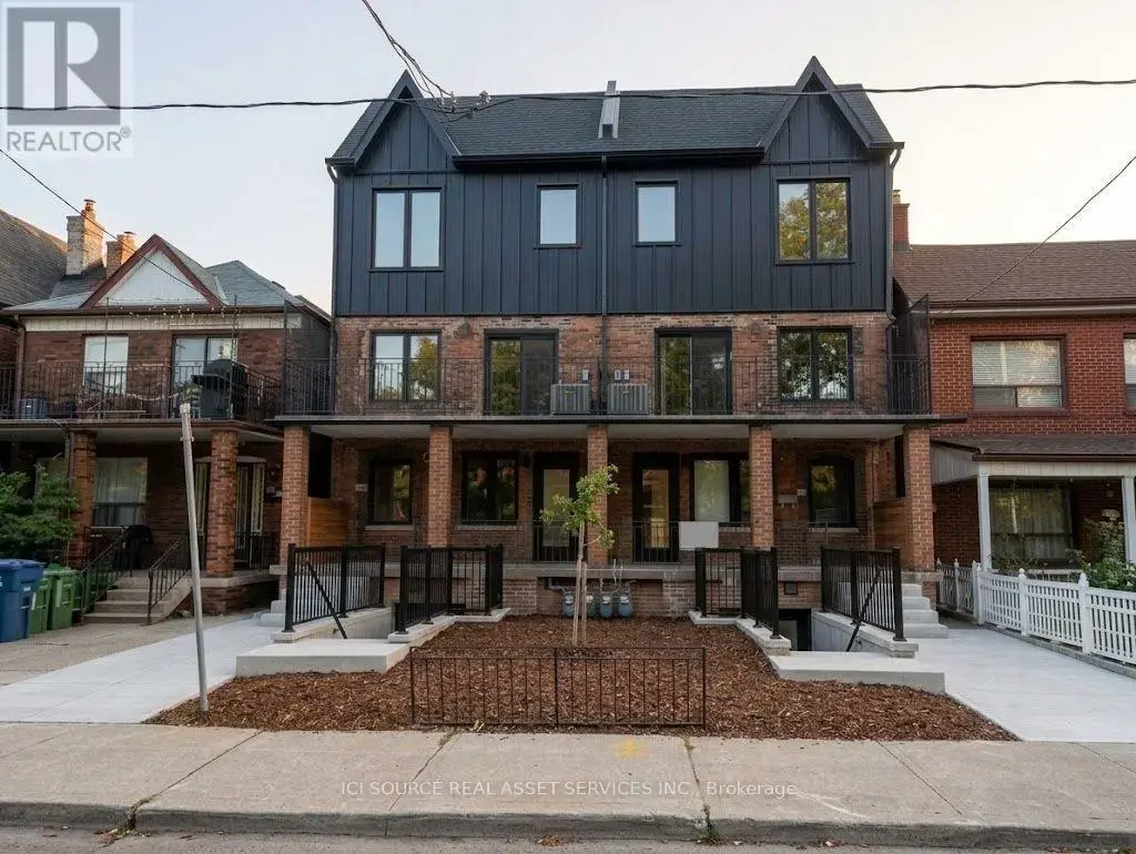 2 - 150 Brunswick Avenue, Toronto (University)