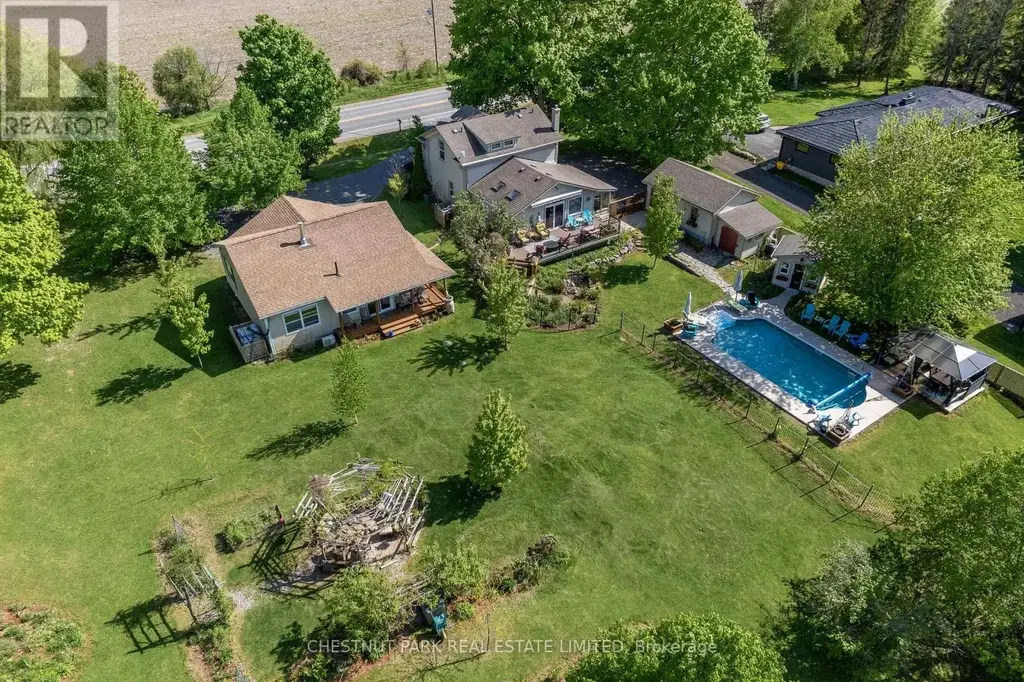 14782 Loyalist Parkway, Prince Edward County (Hallowell)