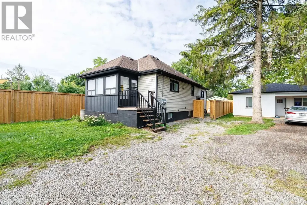 13 Duncan Street W, Welland (Lincoln/Crowland)