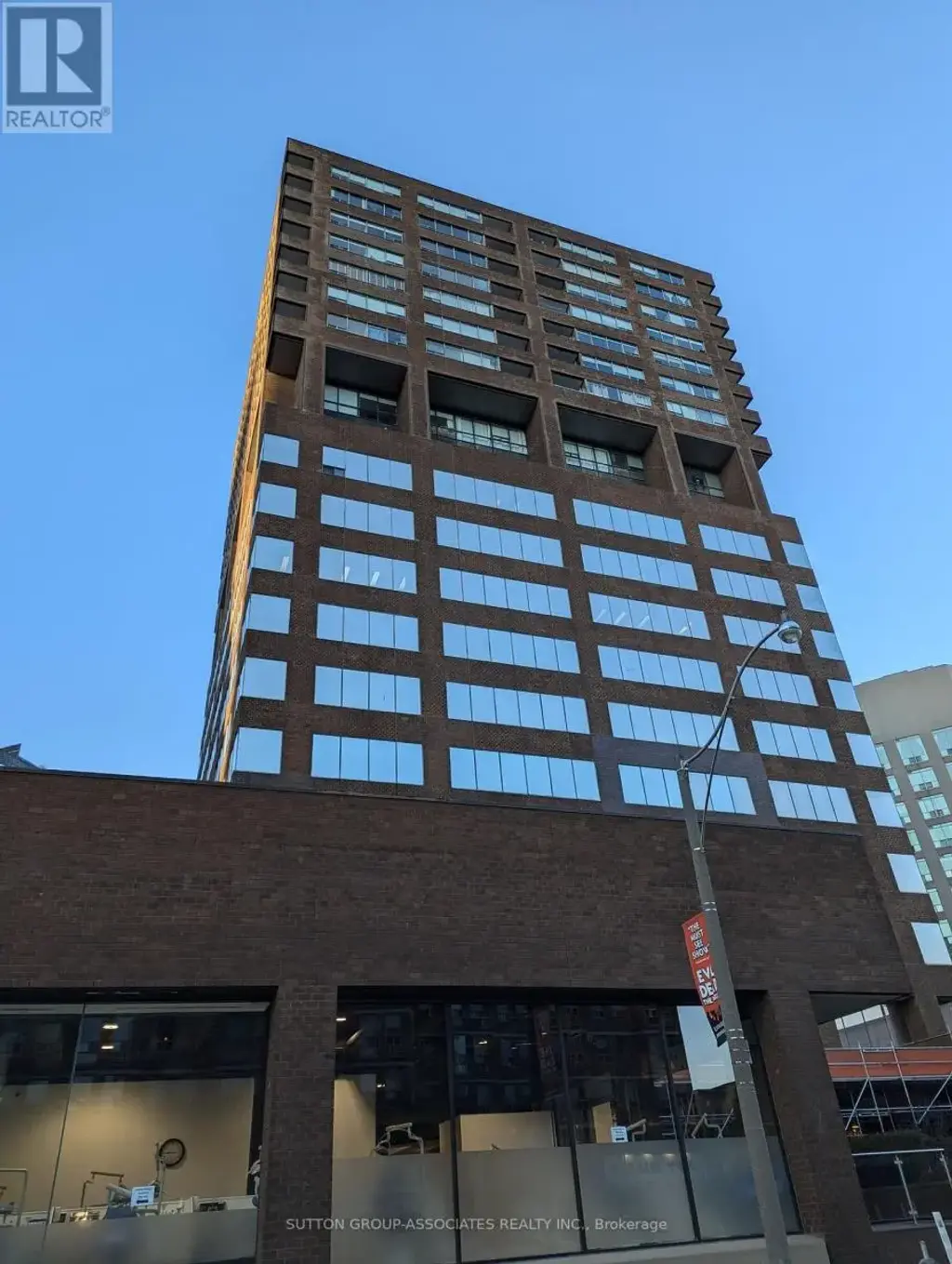 2004 - 914 Yonge Street, Toronto (Annex)