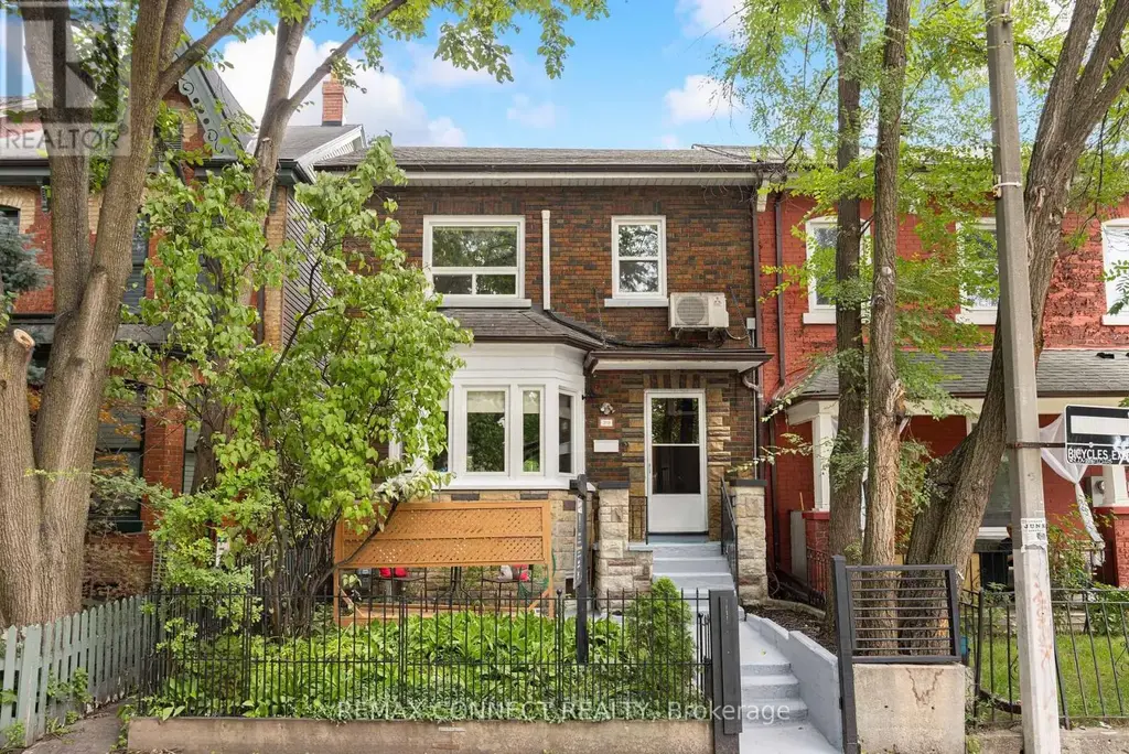 29 Denison Avenue, Toronto (Kensington-Chinatown)