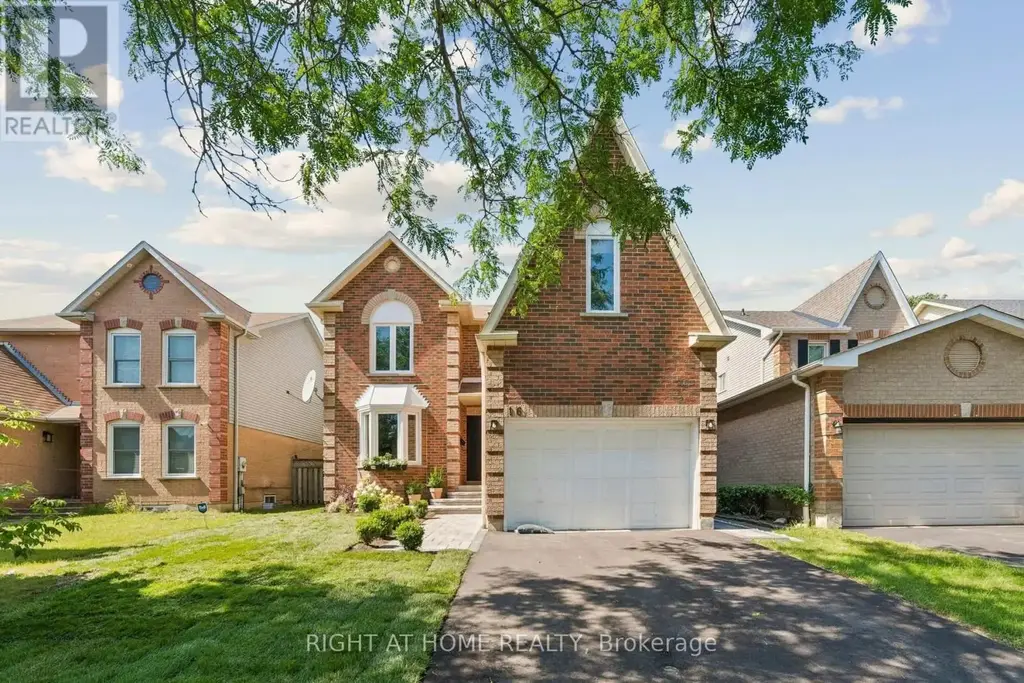 16 Ian Fleming Crescent, Whitby (Rolling Acres)
