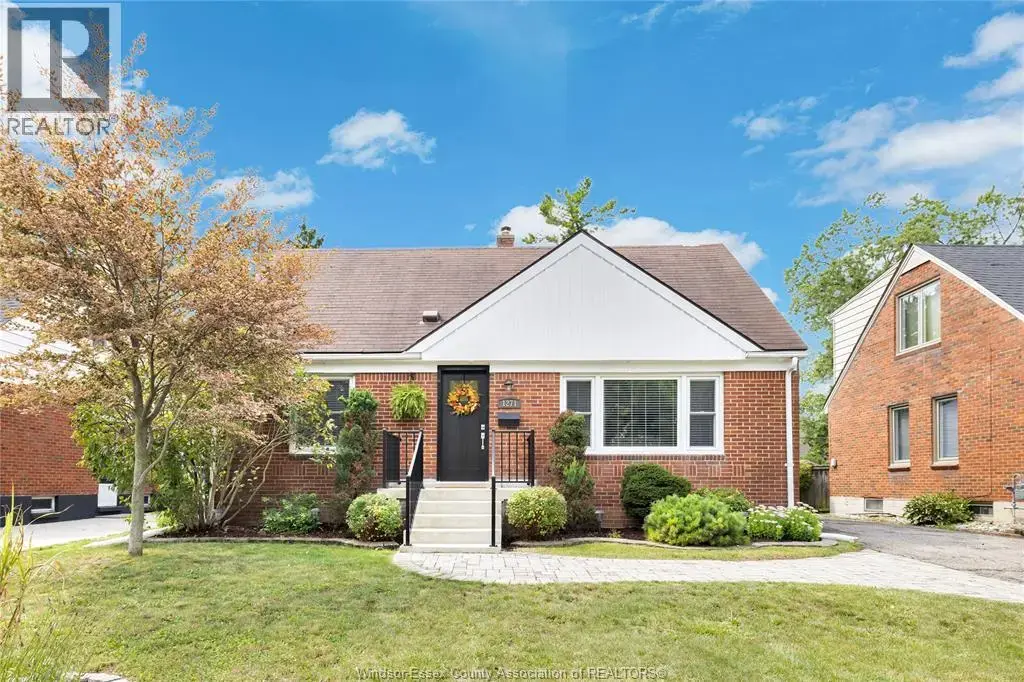 1271 Belle Isle View Boulevard, Windsor