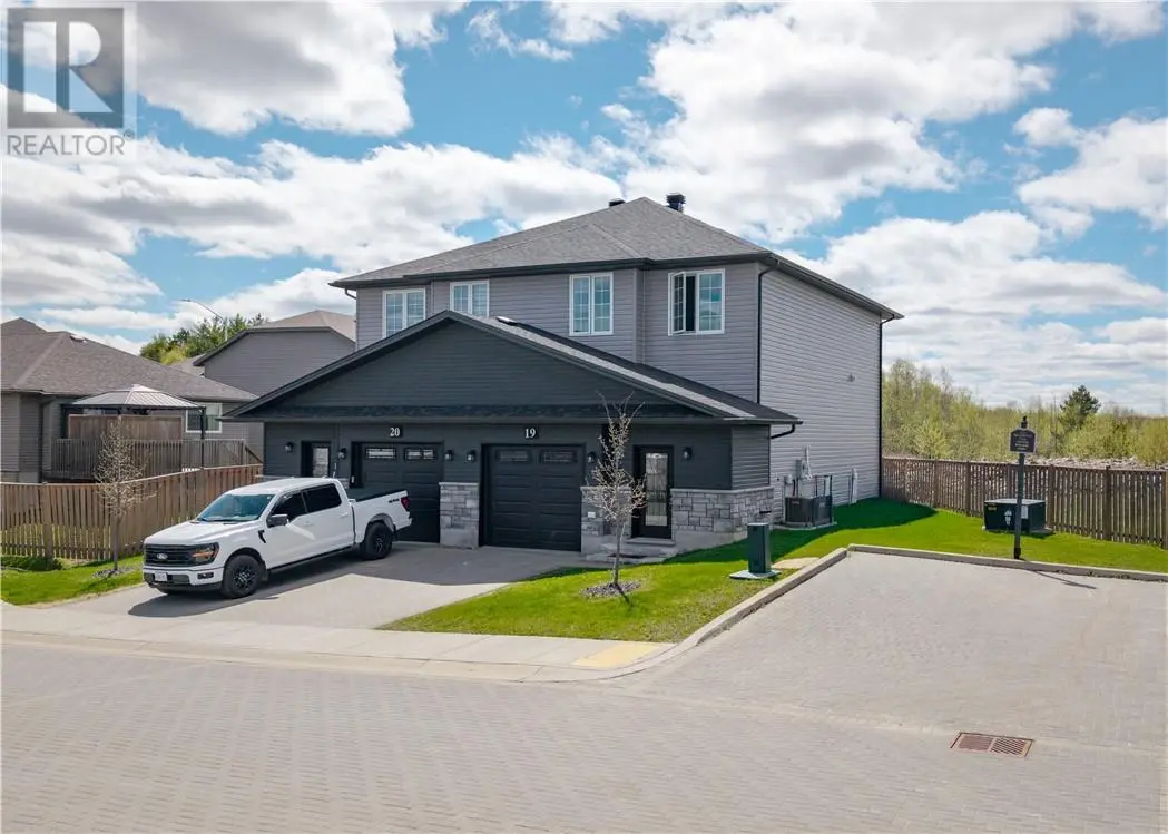 2279 Mallards Landing Drive Unit# 19, Sudbury