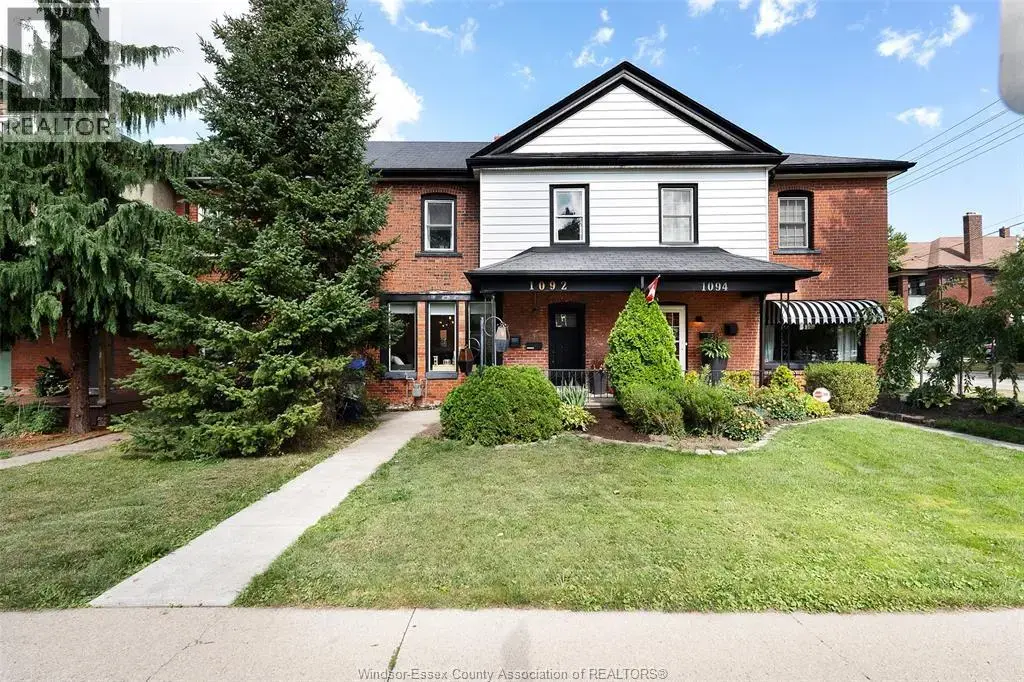 1092 Monmouth, Windsor