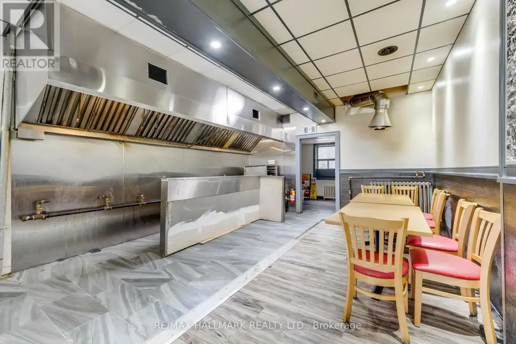 2859 St Clair Avenue E, Toronto (O'Connor-Parkview)