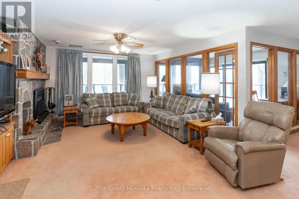 22-102 Oakridge - Deerhurst Resort Drive, Huntsville (Chaffey)