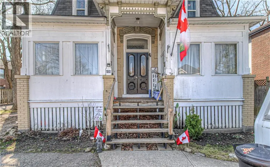 156 Grand Avenue S, Cambridge