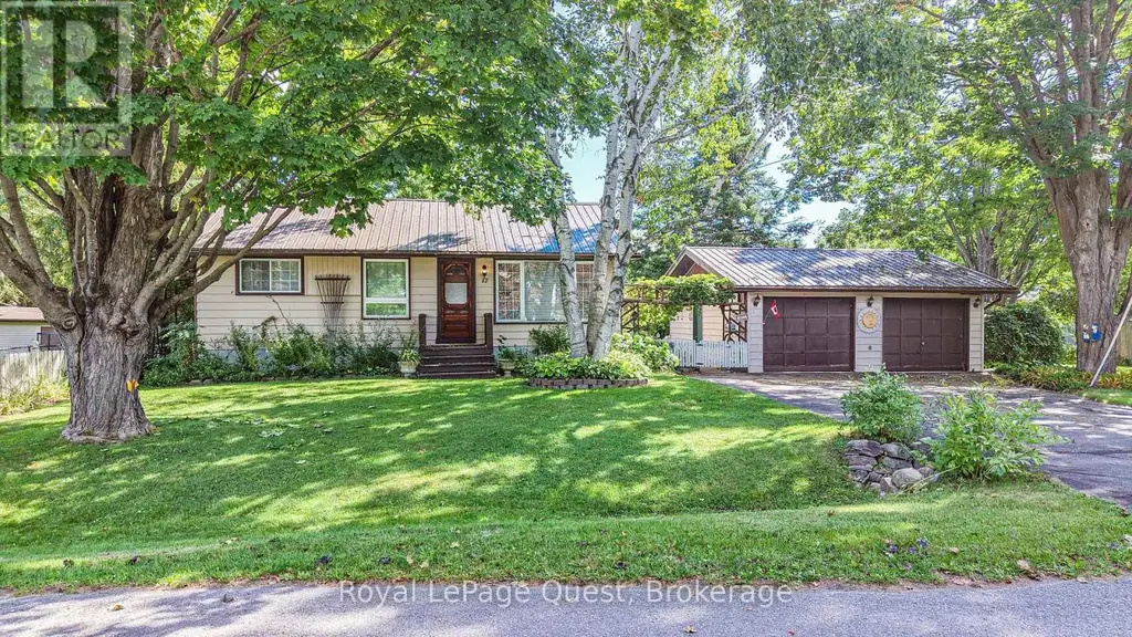 17 Hughes Road E, Orillia