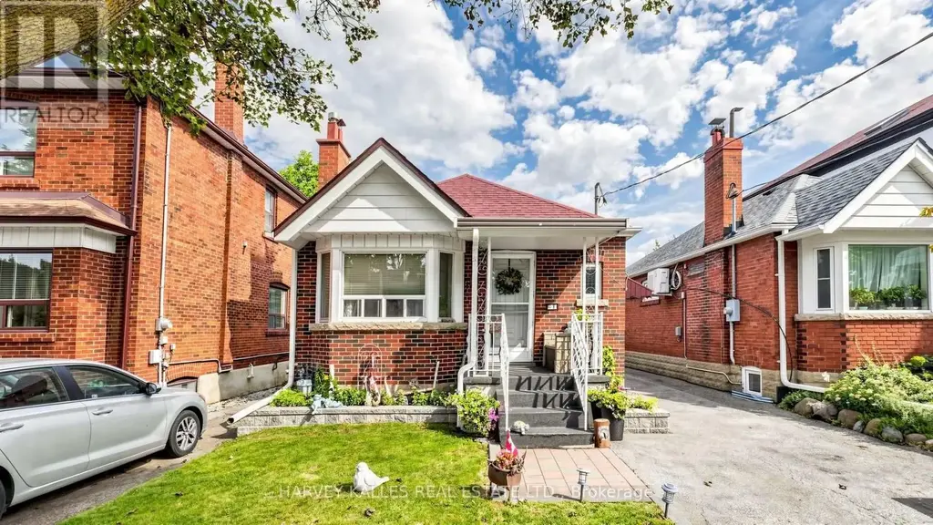 507 Atlas Avenue, Toronto (Oakwood Village)