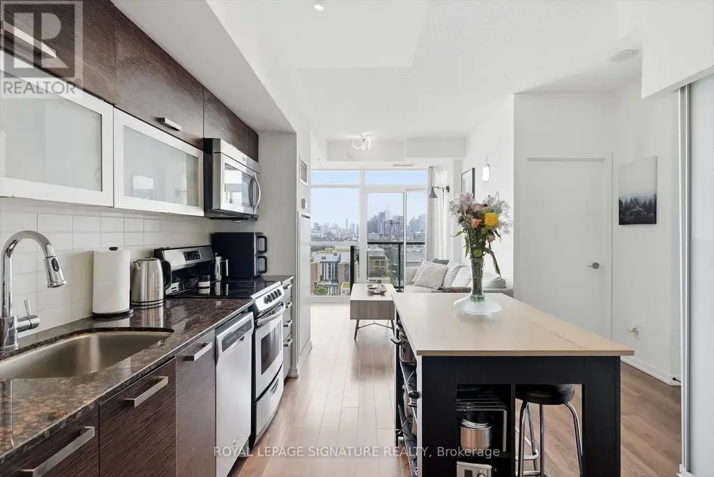 Ph02 - 68 Abell Street, Toronto (Little Portugal)