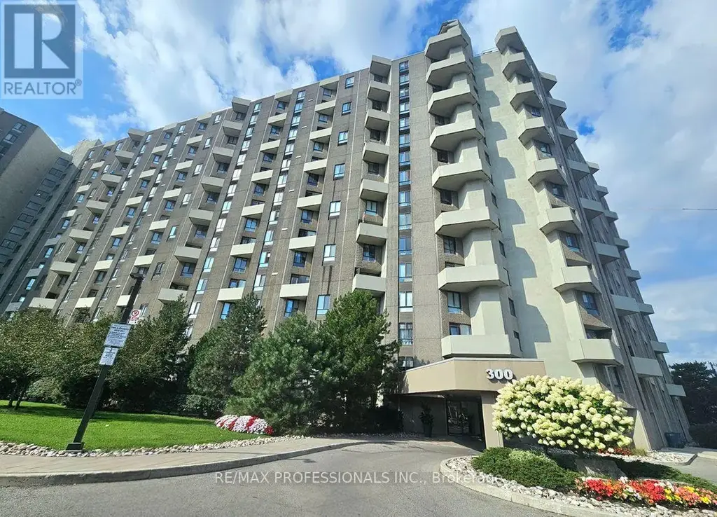 E41 - 300 Mill Road, Toronto (Markland Wood)
