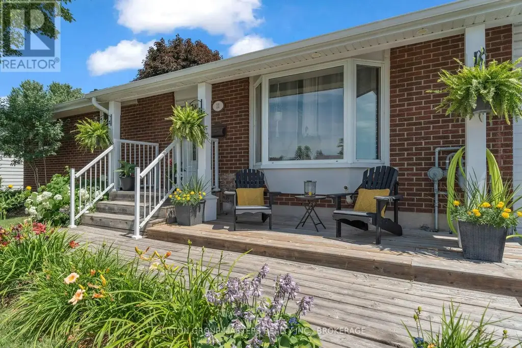11 Chesterfield Drive, Loyalist (Amherstview)