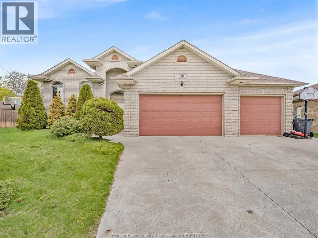 43 Sandy Lake Drive, Leamington