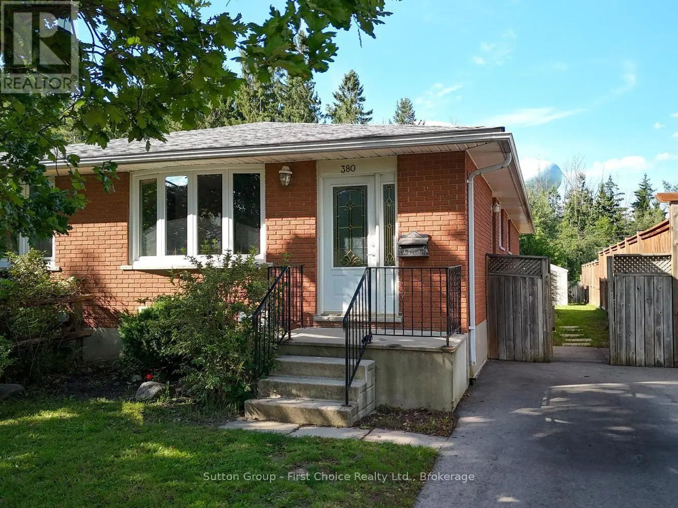380 Maple Avenue, Stratford