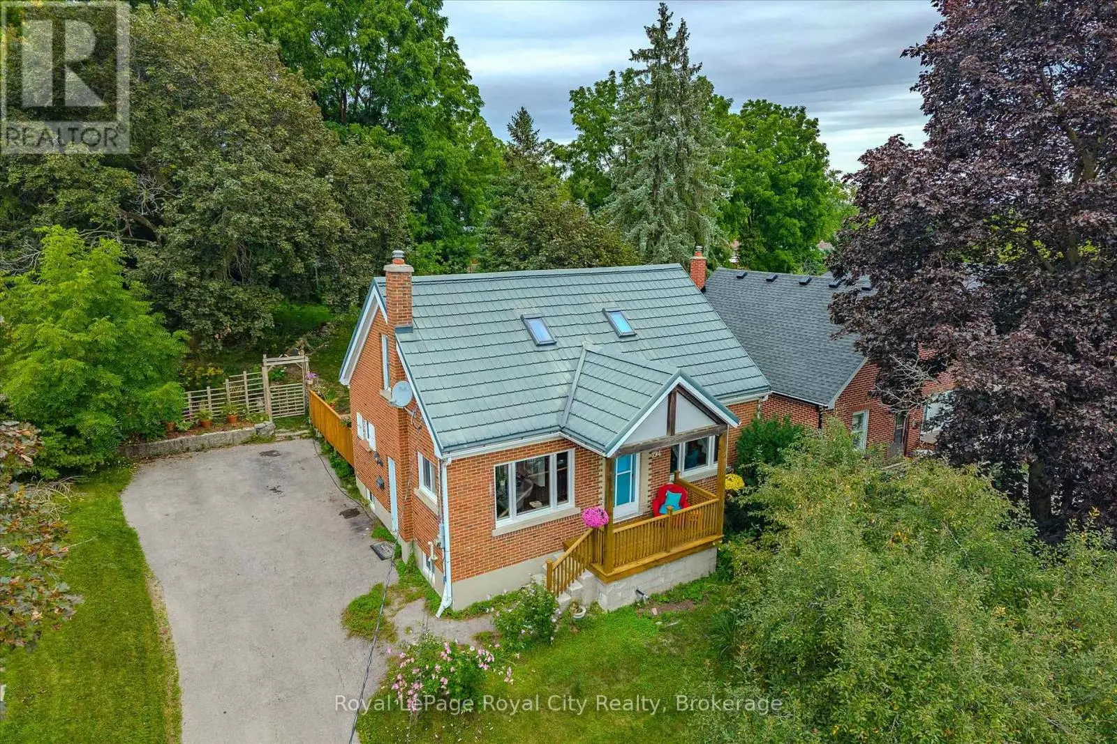 194 Grove Street, Guelph (St. George's)