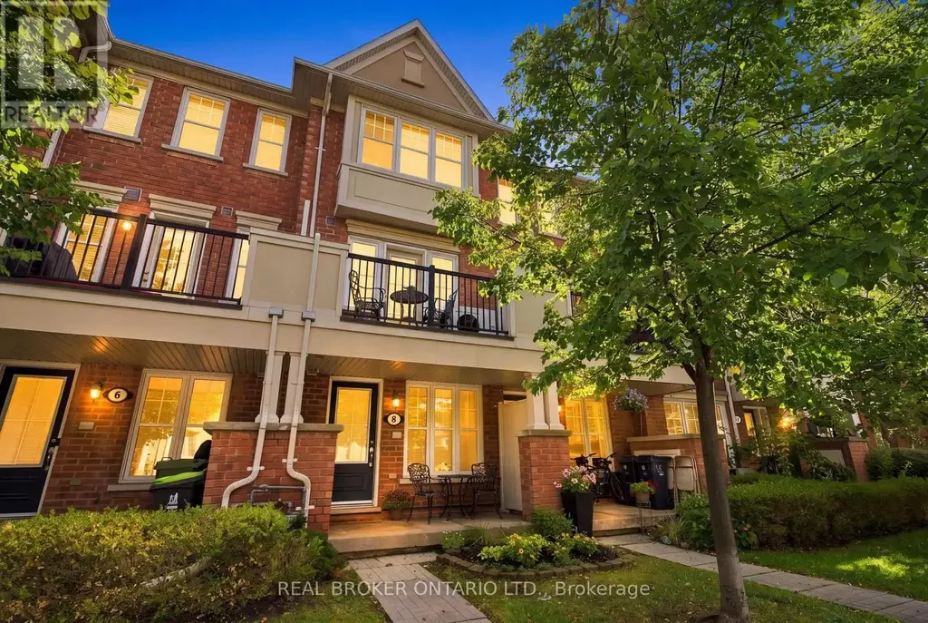 8 Ayers Crescent, Toronto (Clairlea-Birchmount)
