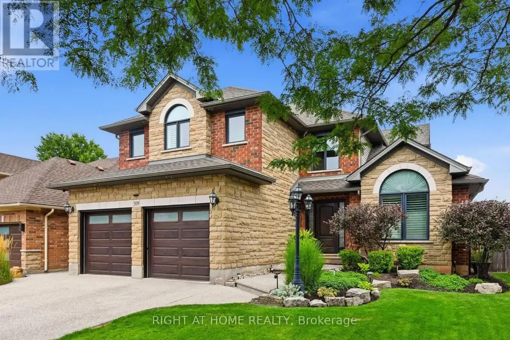 509 Larkspur Lane, Burlington (Bayview)