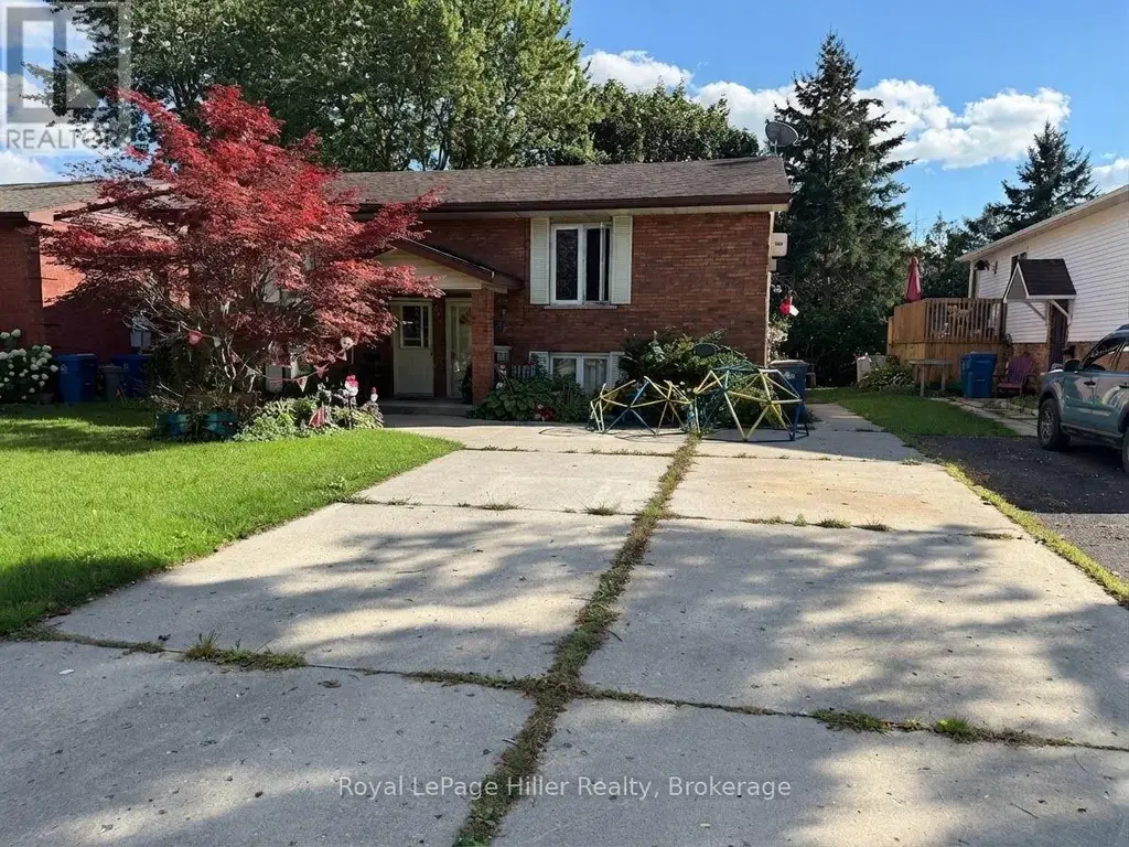 321 Maple Avenue, Stratford