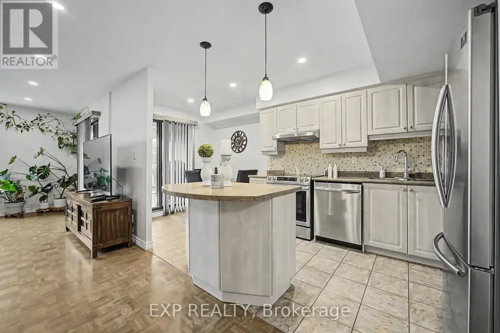 501 - 1000 Cedarglen Gate, Mississauga (Erindale)