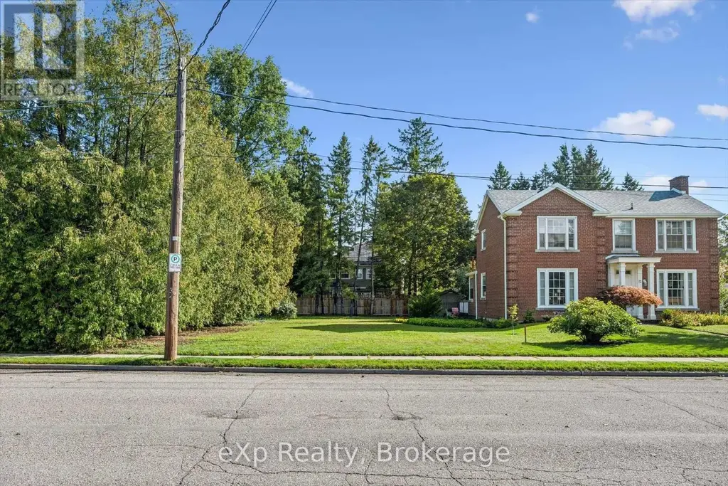 18 Prospect Avenue, Guelph (St. George's)