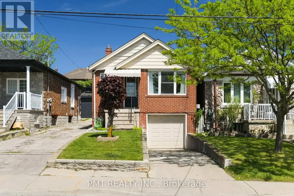 25 Ronald Avenue, Toronto (Briar Hill-Belgravia)