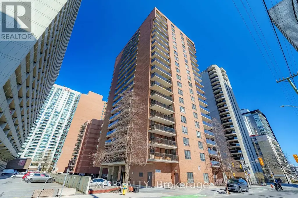 1002 - 475 Laurier Avenue W, Ottawa