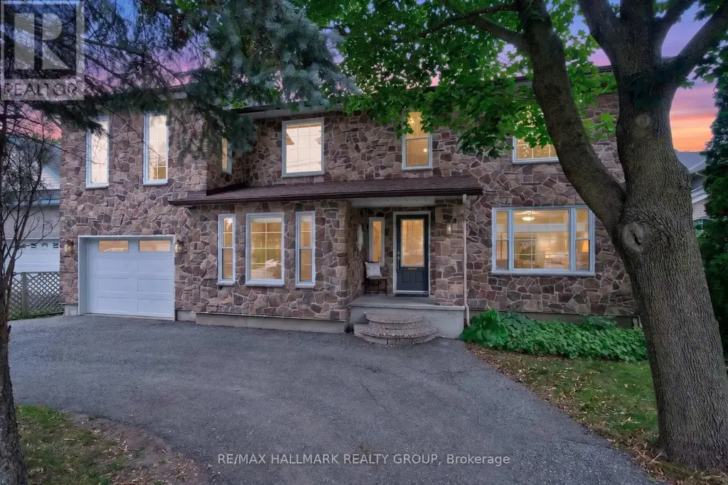 1608 Prince Of Wales Drive, Ottawa