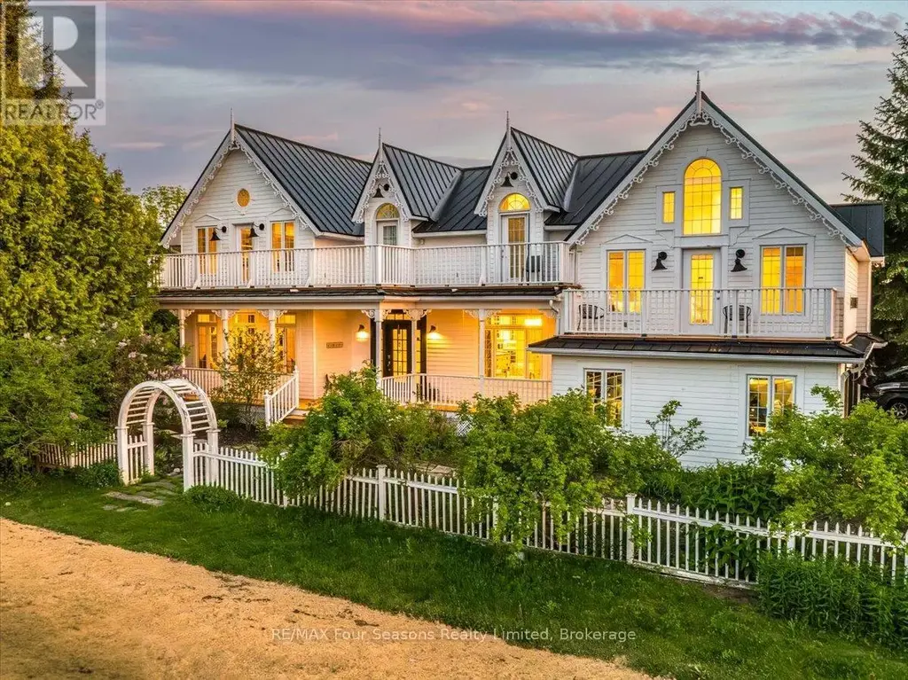 98 Huron Street, Collingwood