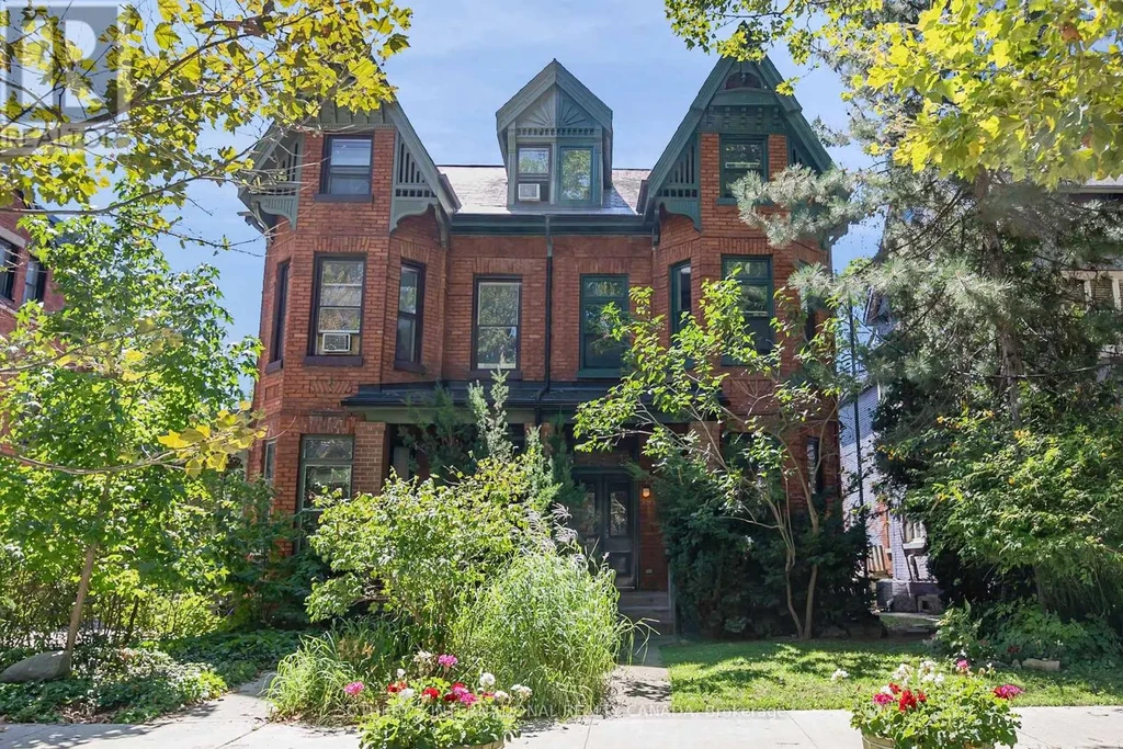 Bsmnt - 89 Willcocks Street, Toronto (University)