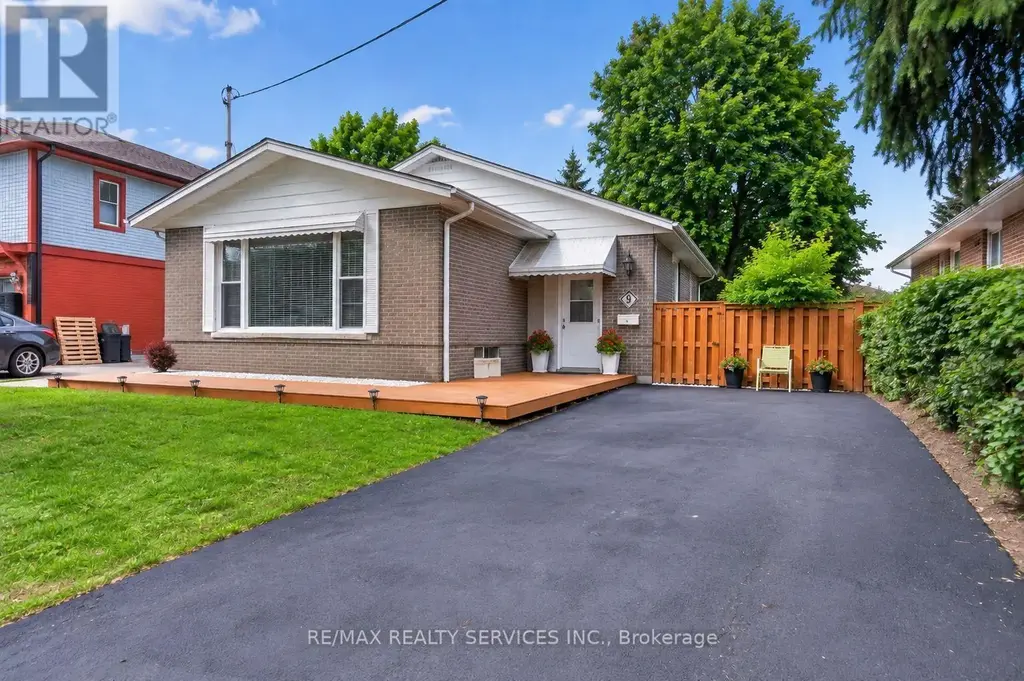 8 Leneck Avenue, Brampton (Northwood Park)