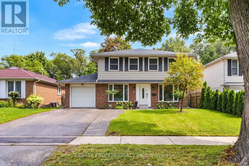 37 Birchleaf Crescent, Toronto (Willowridge-Martingrove-Richview)
