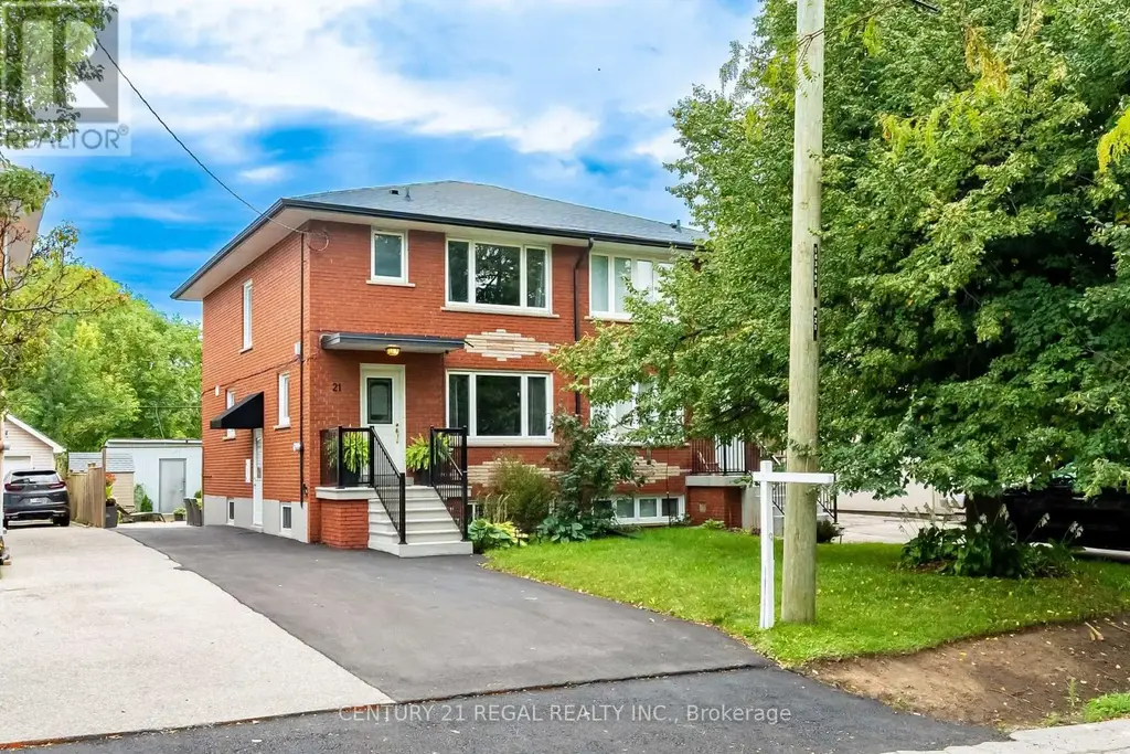 21 Burlingame Road, Toronto (Alderwood)