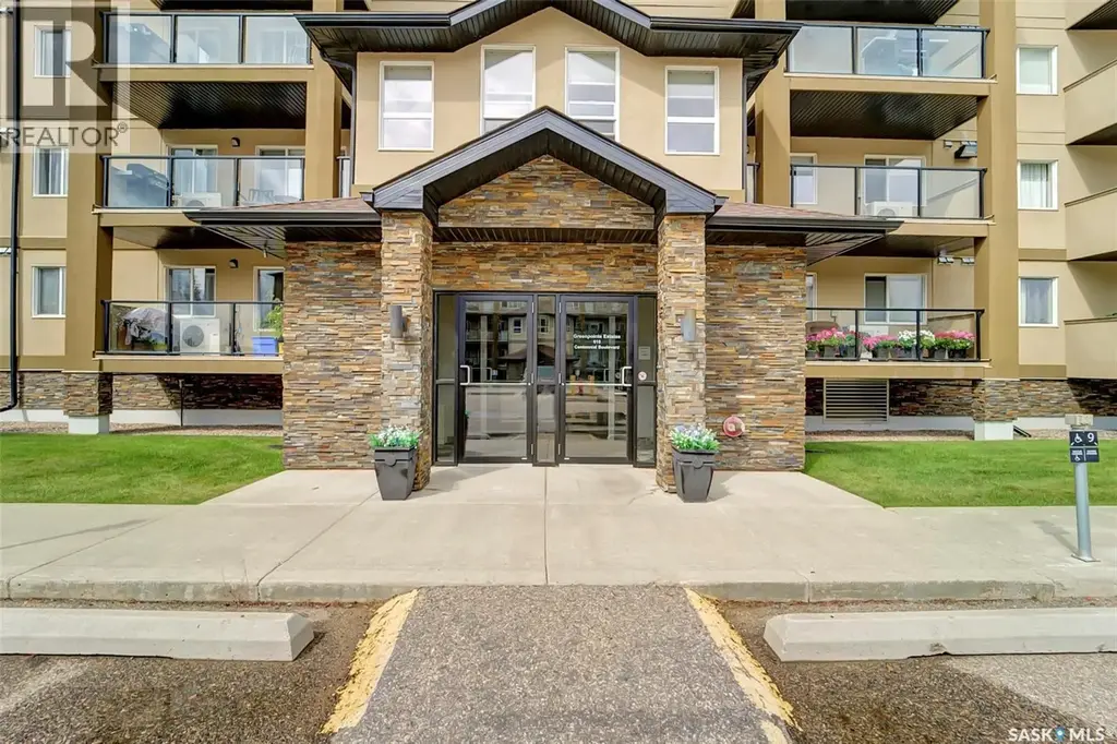 202 610 Centennial Boulevard, Warman