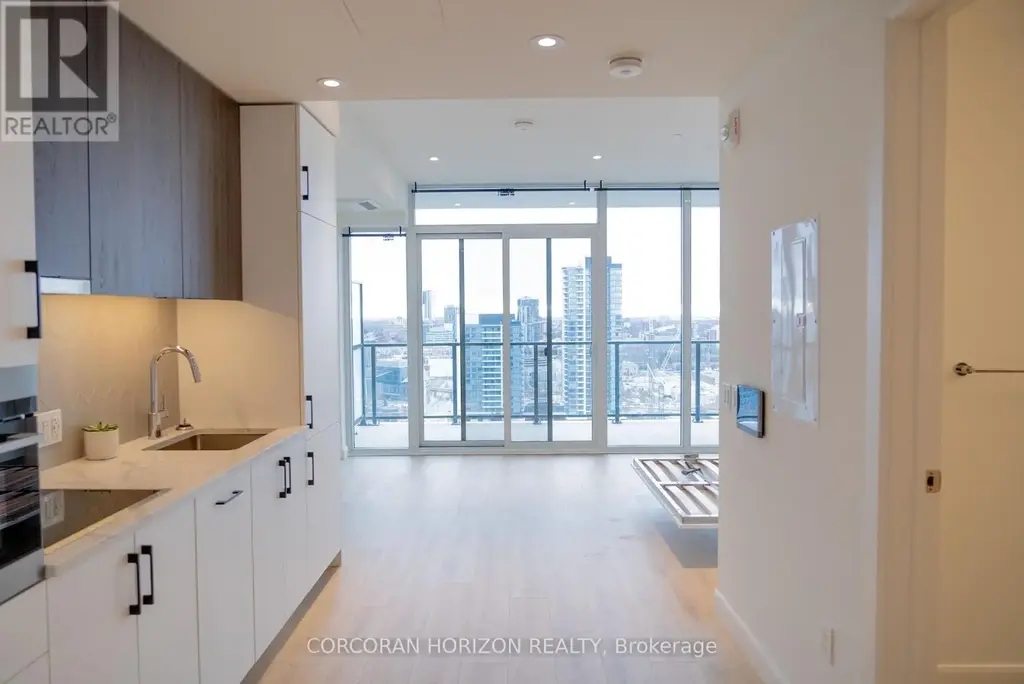 1810 - 741 King Street W, Waterloo