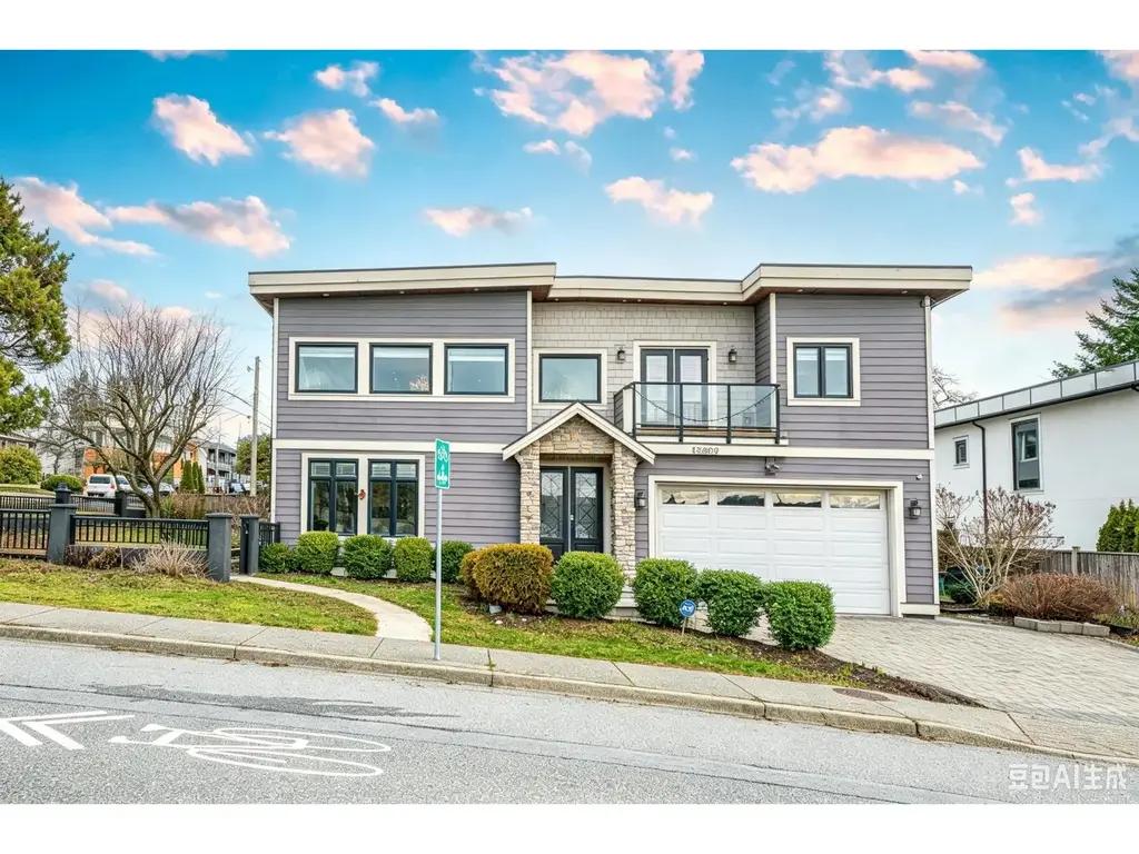 15807 Buena Vista Avenue, White Rock