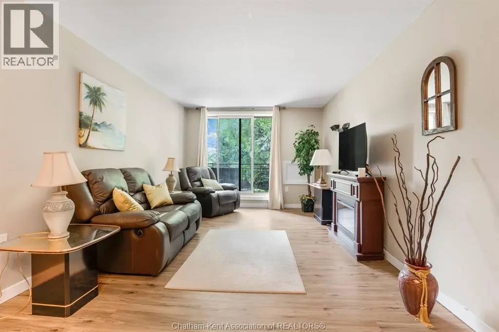150 Park Avenue East Unit# 211, Chatham