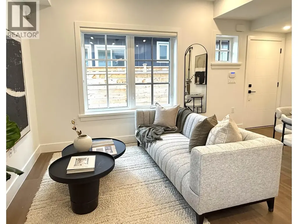 2 552 Kaslo Street, Vancouver