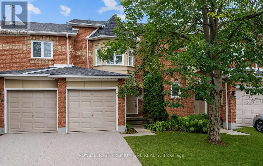 919 Caribou Valley Circle, Newmarket (Armitage)