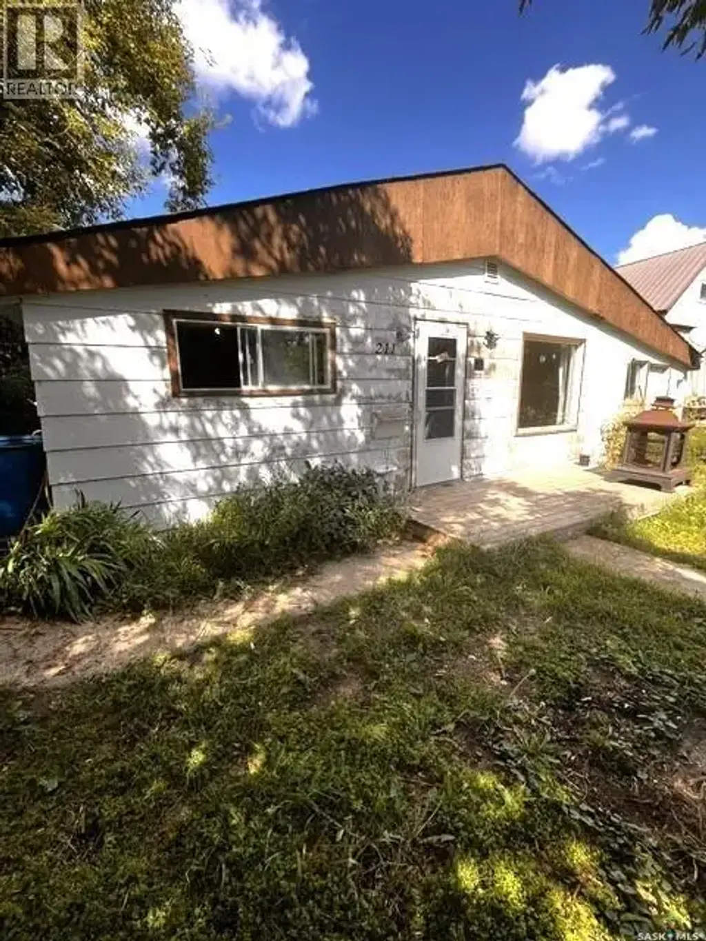 211 1st Avenue N, Harris