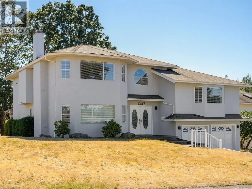 1287 Carmichael Crt, Saanich