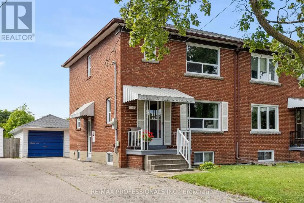 122 Treeview Drive, Toronto (Alderwood)