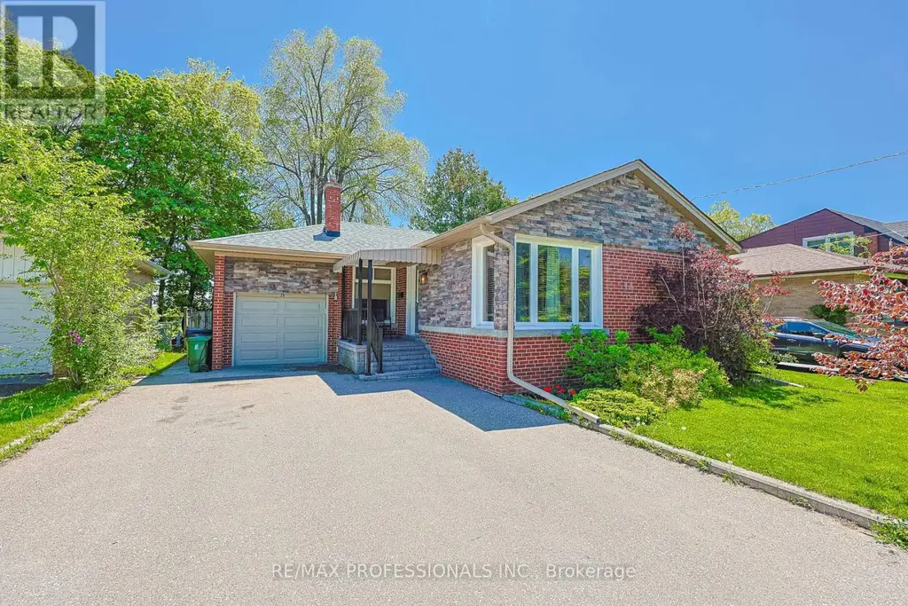 39 Sealcove Drive, Toronto (Etobicoke West Mall)