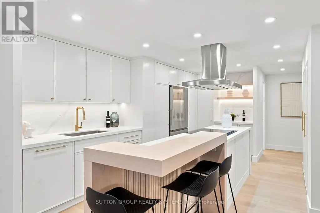 1504 - 812 Burnhamthorpe Road, Toronto (Markland Wood)