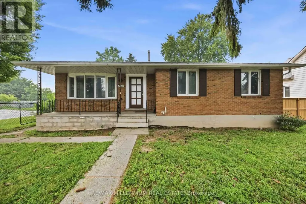 867 Wellington Street, Sarnia