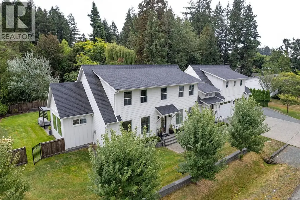 6289 Meadow Park Rd, Duncan