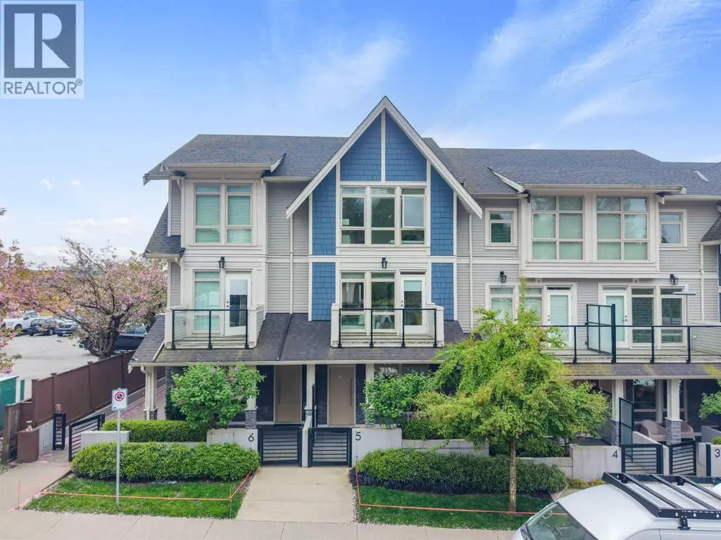 5 115 W Queens Road, North Vancouver